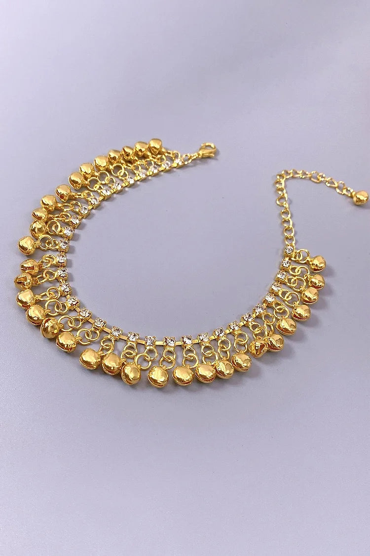 Cavigliera alla moda con frange a campana e lucentezza metallica con decorazioni in strass 