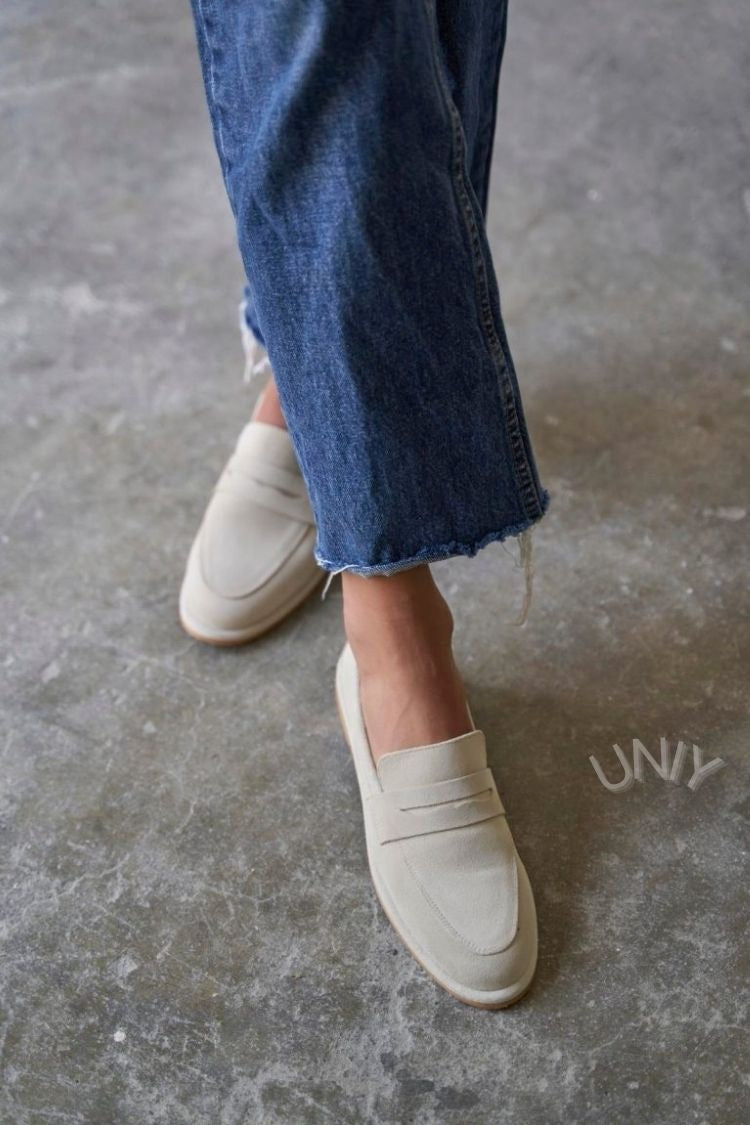 Mocassins Casuais Minimalistas em Camurça Bege com Biqueira Redonda [Pré-Encomenda]