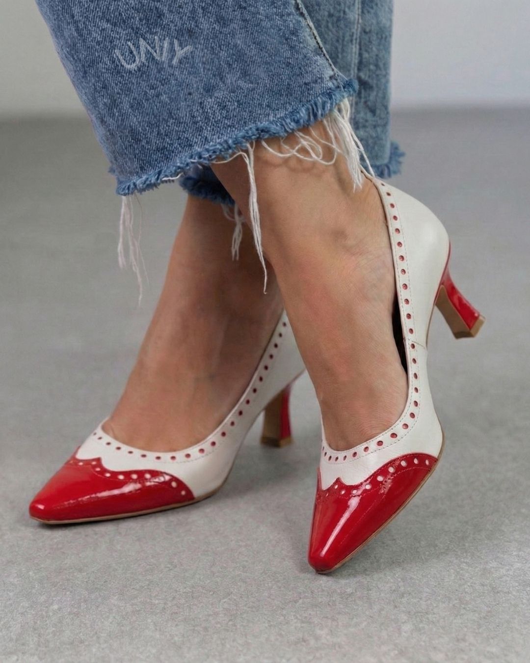 Escarpins bicolores rouge et blanc à bouts pointus et petits talons [Précommande]