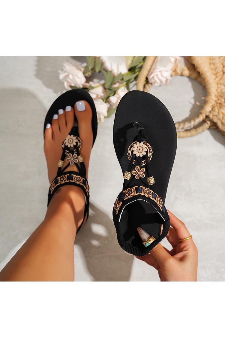 Sandali casual con punta tonda e decorazioni floreali in stile boho