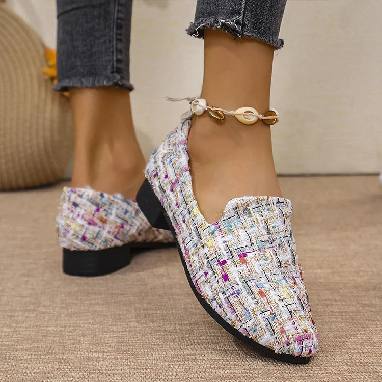 Mocassini slip on casual con tacco basso e punta multicolor