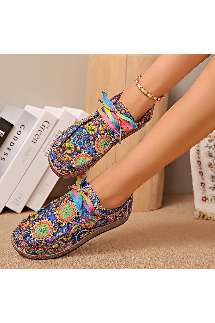 Sneakers casual con lacci e punta tonda con stampa a motivo etnico multicolore 