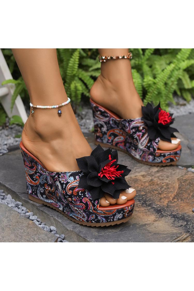 Tacones de cuña informales con punta abierta y estampado paisley con decoración floral en 3D 
