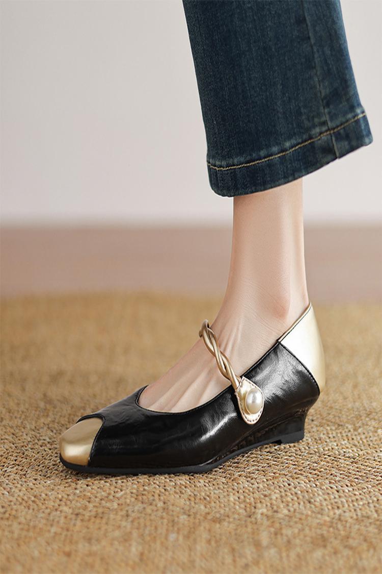 Scarpe con tacco basso, punta quadrata, fibbia con cinturino intrecciato e patchwork metallizzato lucido