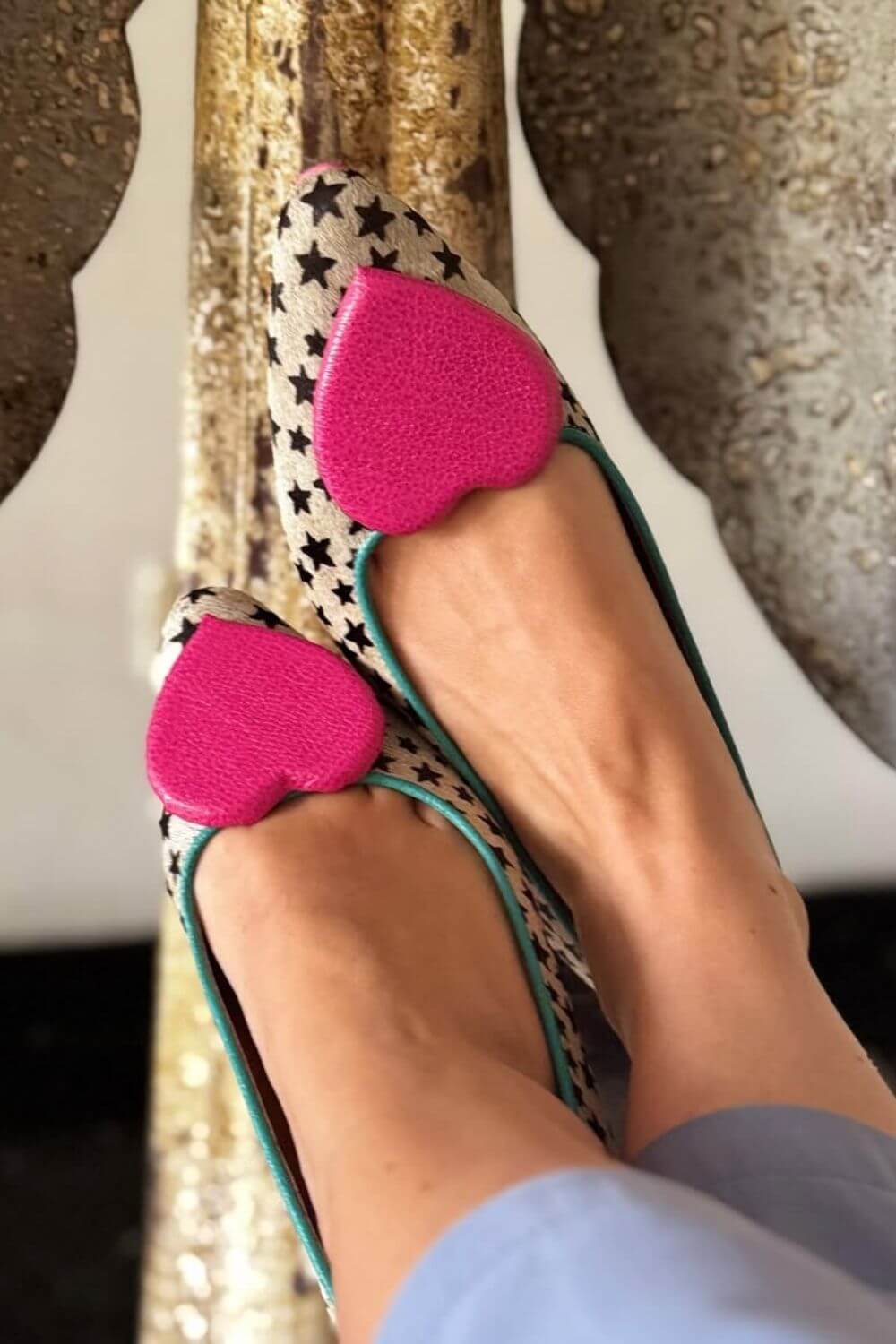 Ballerine a punta in similpelle con stampa a stelle, punta rosa e finiture color menta [Pre-ordine]