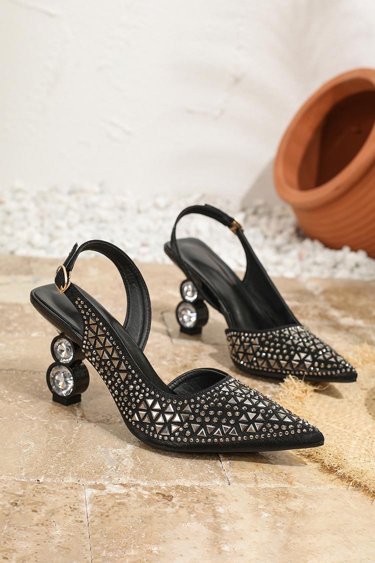 Sandali con tacco a spillo, cinturino alla caviglia con fibbia, decorazioni geometriche in strass