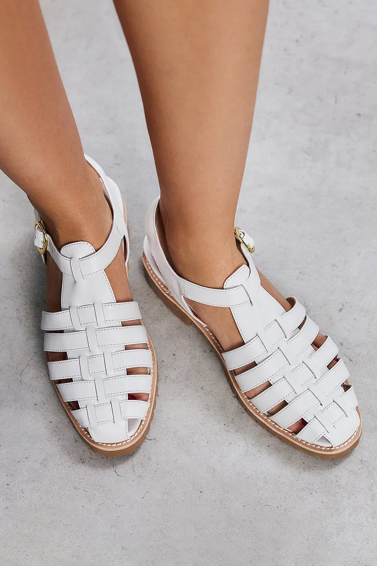 Sandali bianchi con punta tonda e tinta unita, intrecciati e traforati [Pre-ordine]