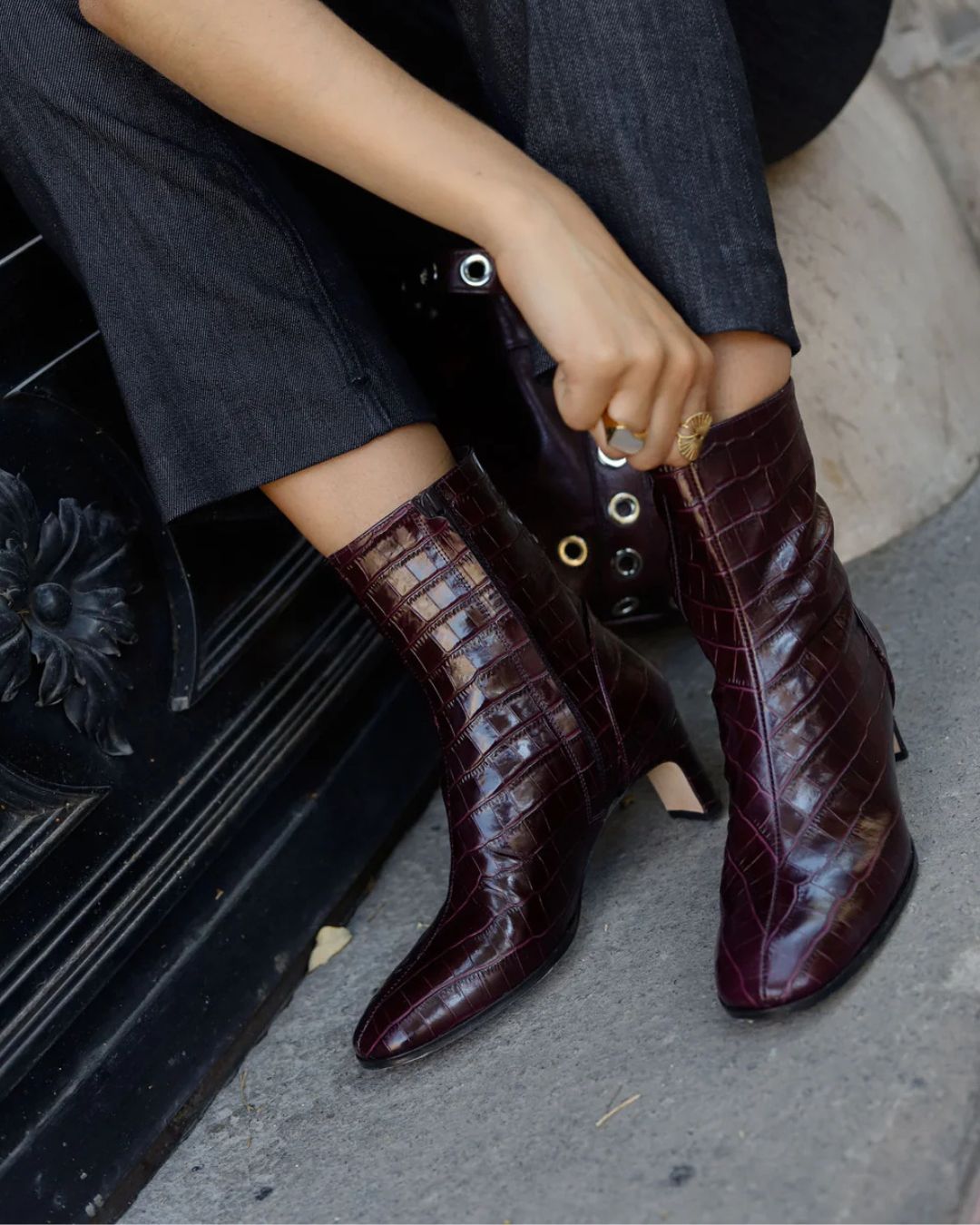 Botines de charol burdeos con efecto cocodrilo [Reserva] 