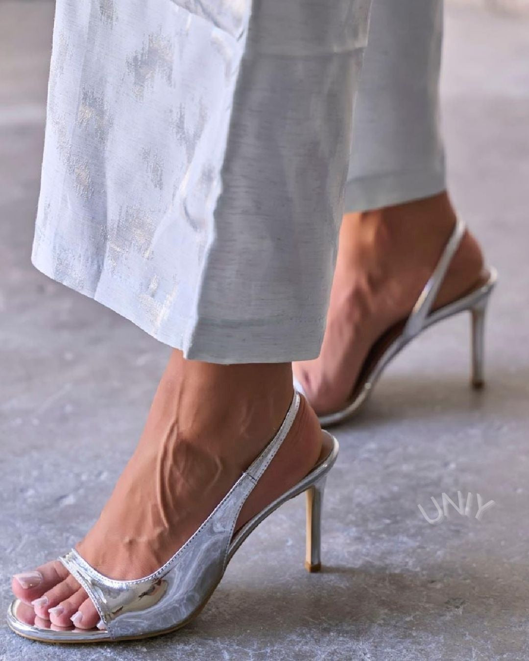 Sandálias de Salto Alto Stiletto Prateadas Metálicas com Bico Aberto e Tira Traseira [Pré-venda]