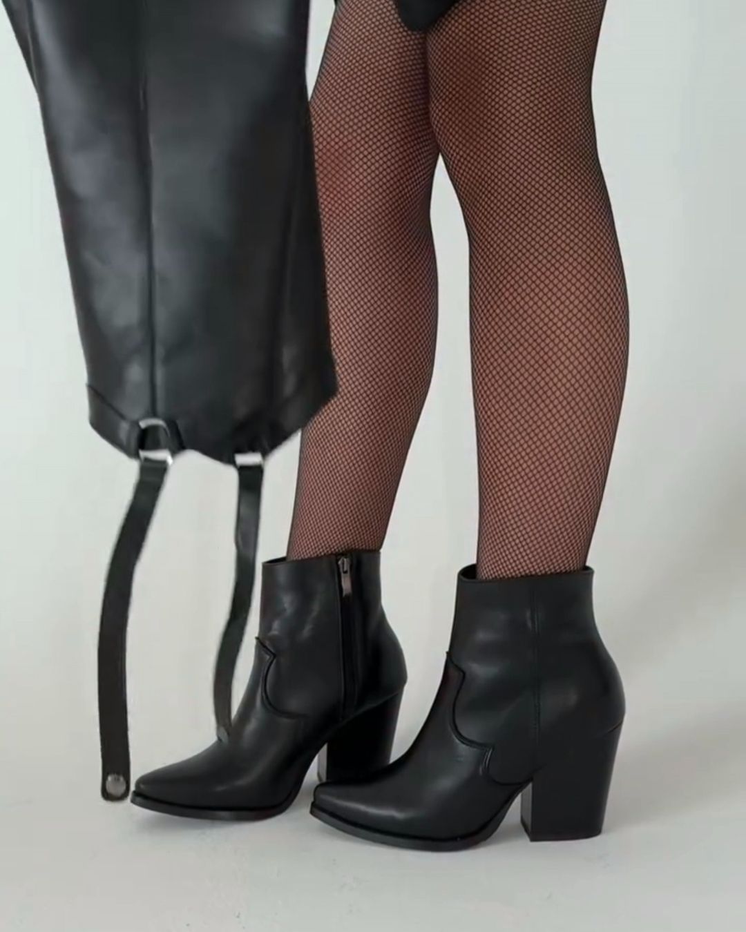 Stivali alti neri con punta a punta e tacco spesso regolabile [Pre-ordine] 