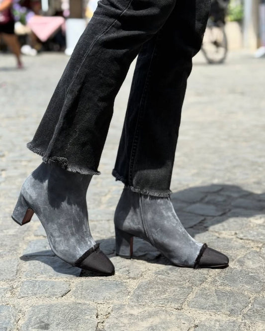 Grau Kunstwildleder Colorblock Chunky Heel Stiefeletten [Vorbestellung]