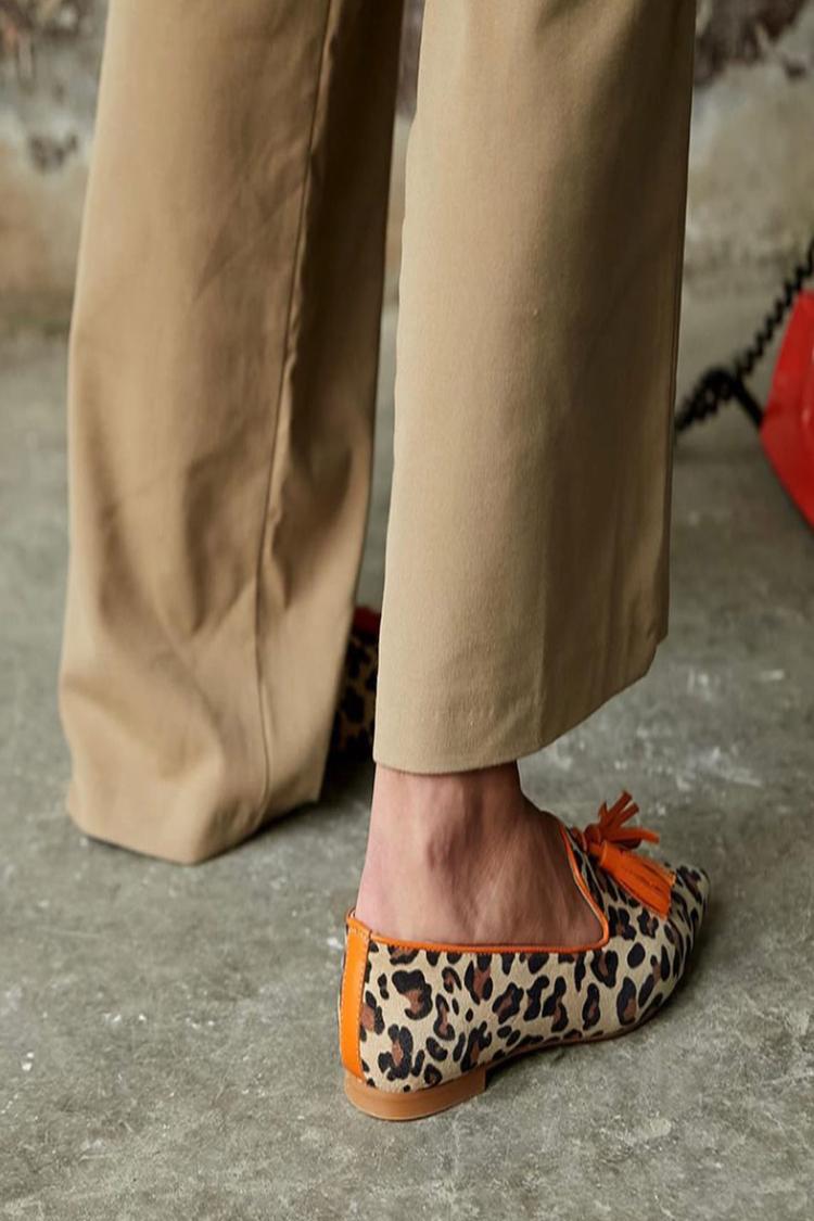 Ballerine retrò con punta affilata, frange e stampa leopardata 