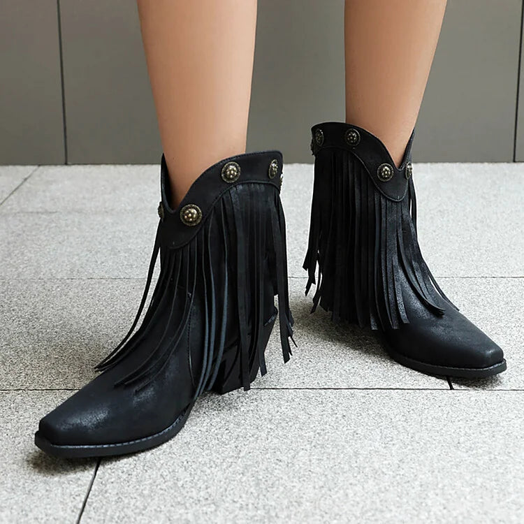 Ankle Boots mit Fransenbesatz und metallischen Nieten und eckiger Zehenpartie und klobigem Absatz