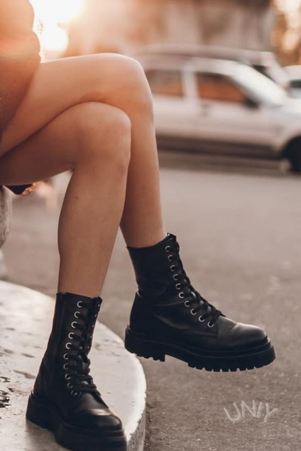 Stivali con plateau e lacci in pelle nera [Pre-ordine]