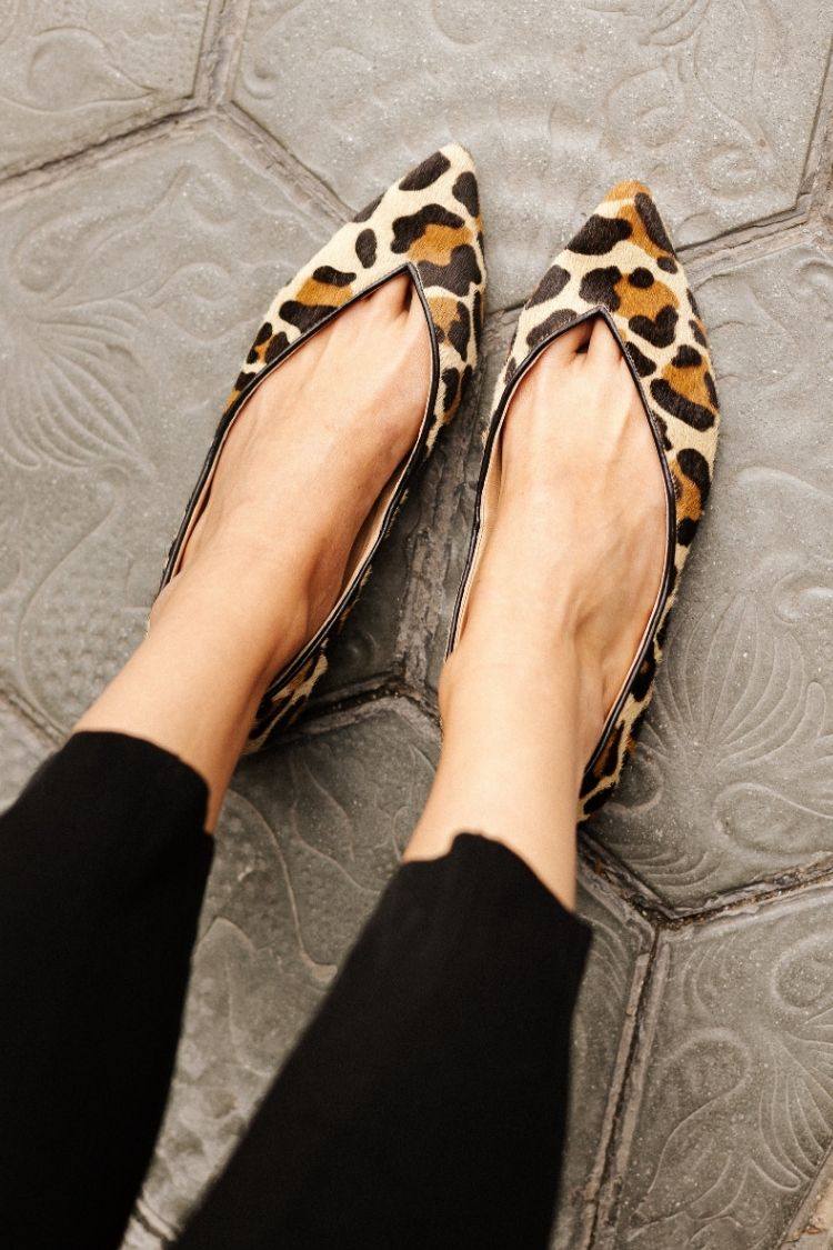 Leopard Print V-Cut Vamp Pointed Toe Flats [Pre Order]