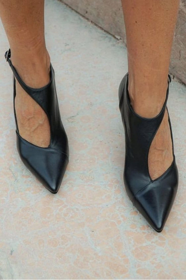 Scarpe con tacco a spillo in pelle nera con cinturino [Pre-ordine]