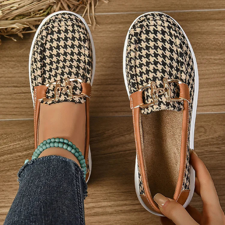 Houndstooth Pattern Metallic Buckle Decor Round Toe Loafers