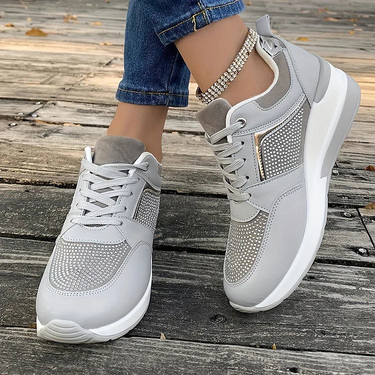 Zapatillas de cuña con cordones y parches adornados con diamantes de imitación 