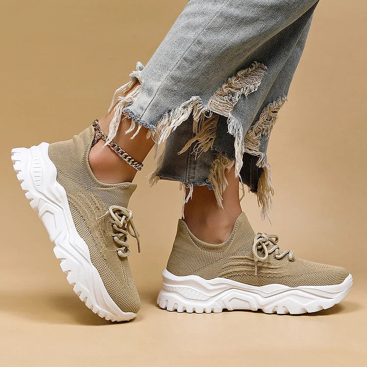 Sneakers casual traspiranti in maglia tinta unita con lacci e punta tonda