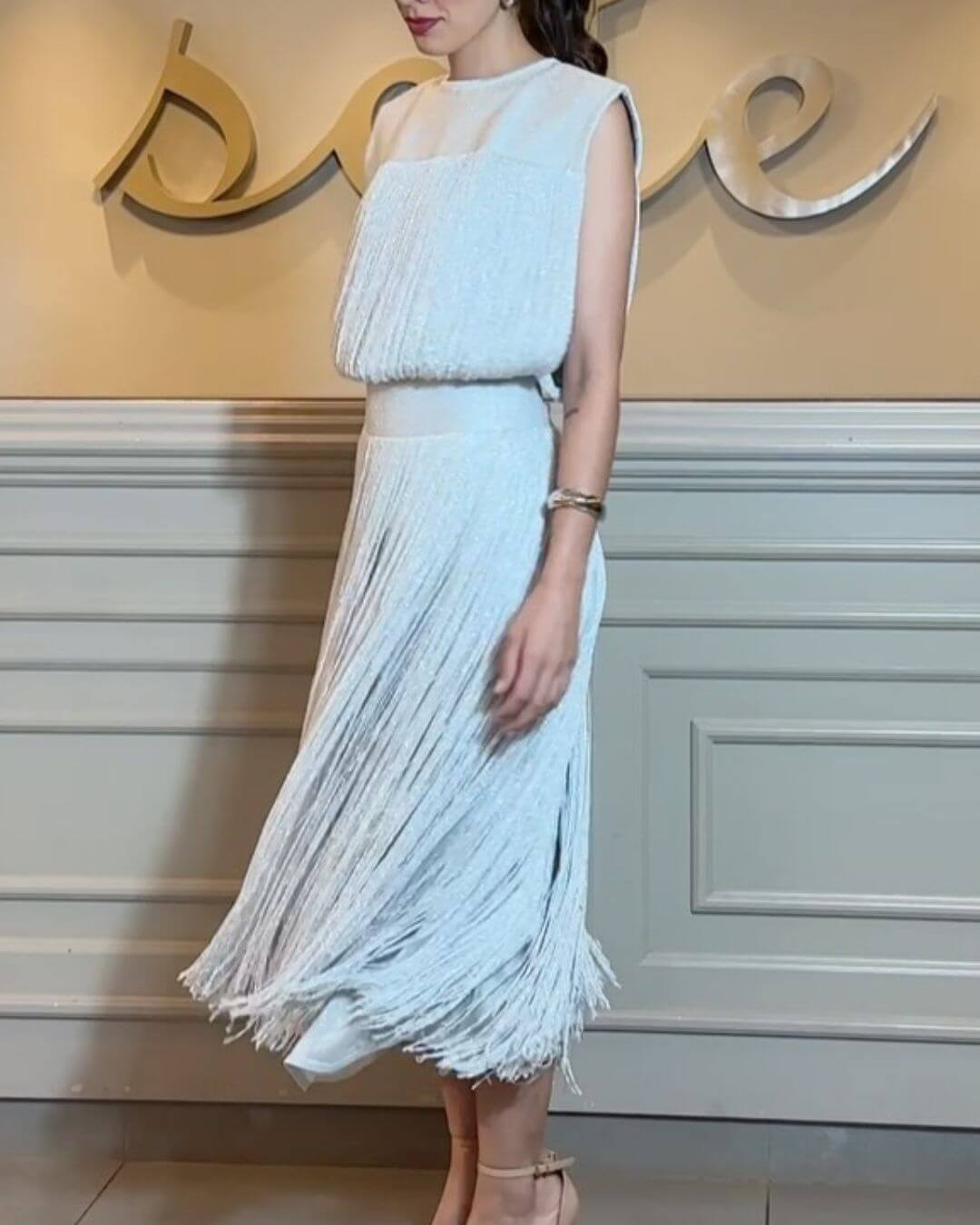 Abito da festa con frange a vita alta 