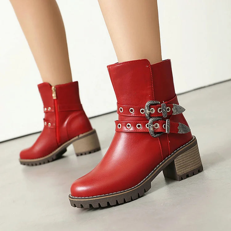 Botas de tornozelo com duas tiras e fivelas em patchwork com bico redondo e salto grosso