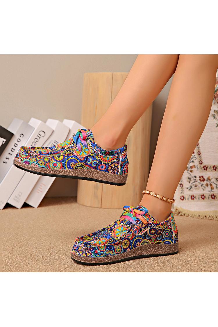 Sneakers casual con lacci e punta tonda con stampa a motivo etnico multicolore 