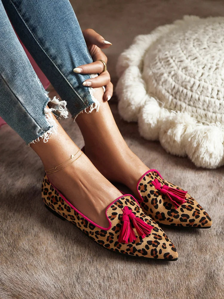 Zapatos planos puntiagudos informales con decoración de borlas de ante sintético y estampado de leopardo para mujer 