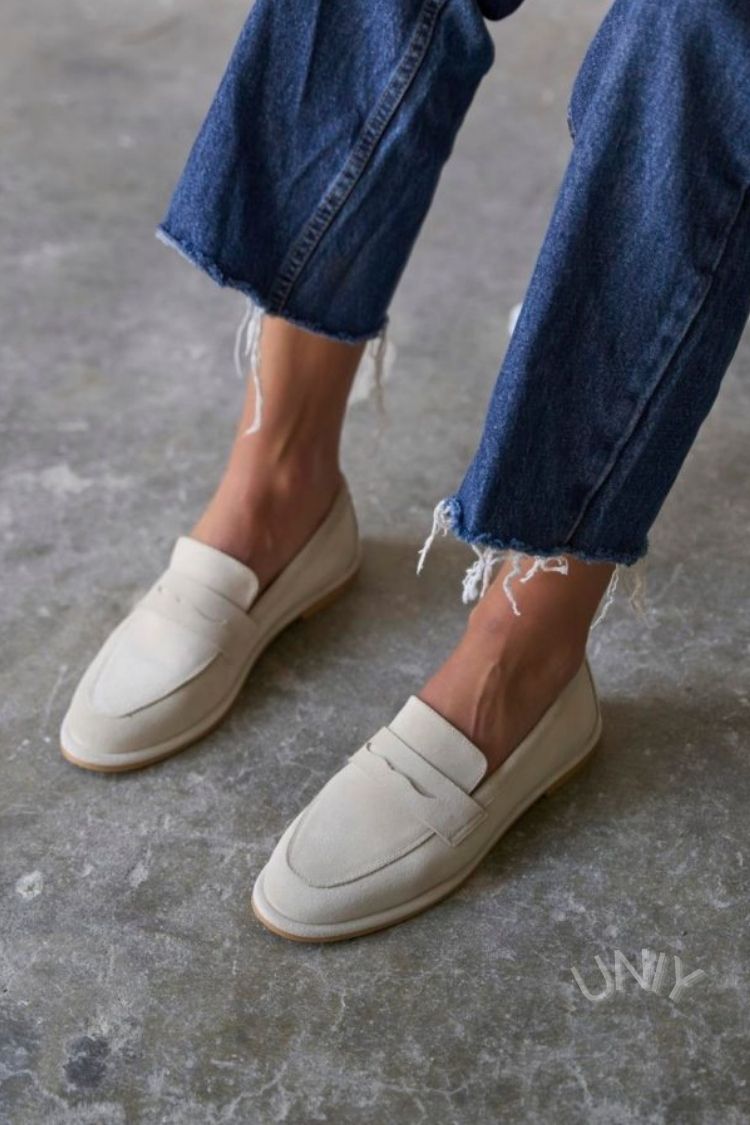 Mocassins Casuais Minimalistas em Camurça Bege com Biqueira Redonda [Pré-Encomenda]