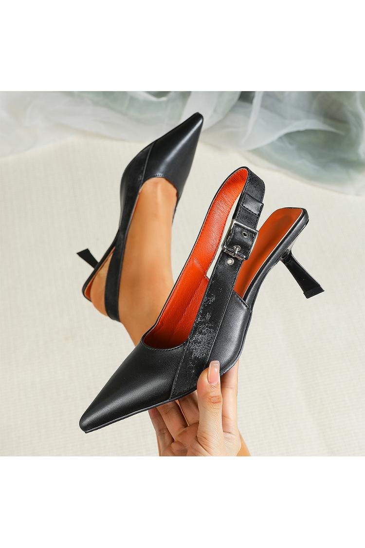 Scarpe con tacco a spillo, punta affilata, cinturino con fibbia e patchwork