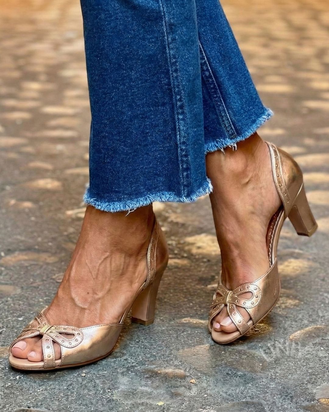 Versatile Metallic Bow Accent Open Toe Chunky Heel Sandals [Pre Order]