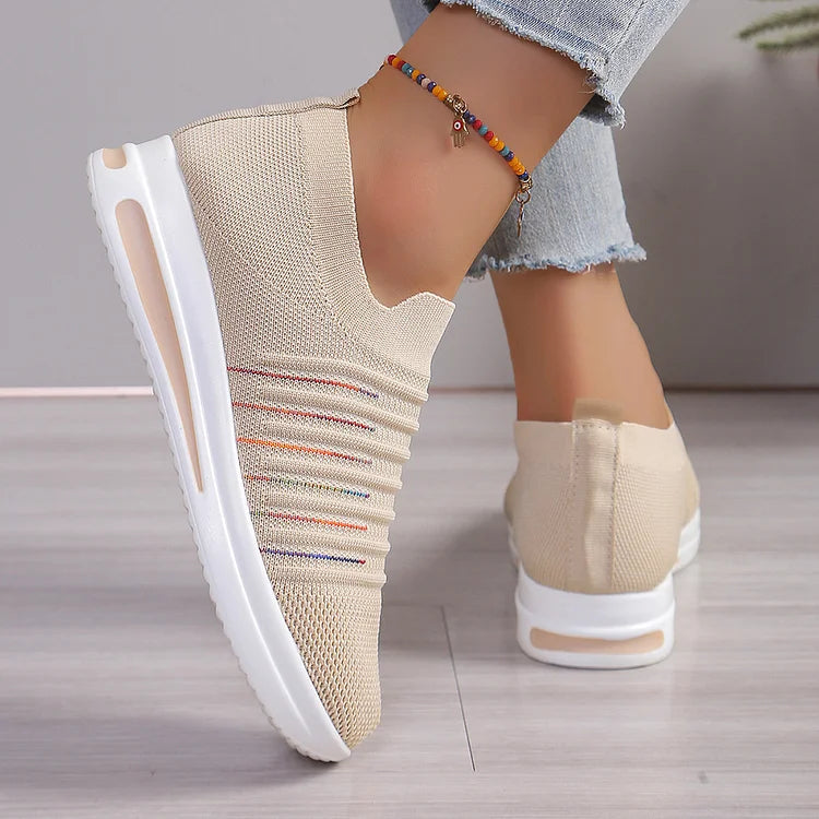 Sneakers slip-on traspiranti con punta tonda e arricciate multicolor