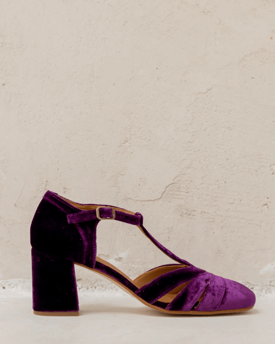 Ausgehöhlte T-Riemen Schnalle Samt Klobige Absätze