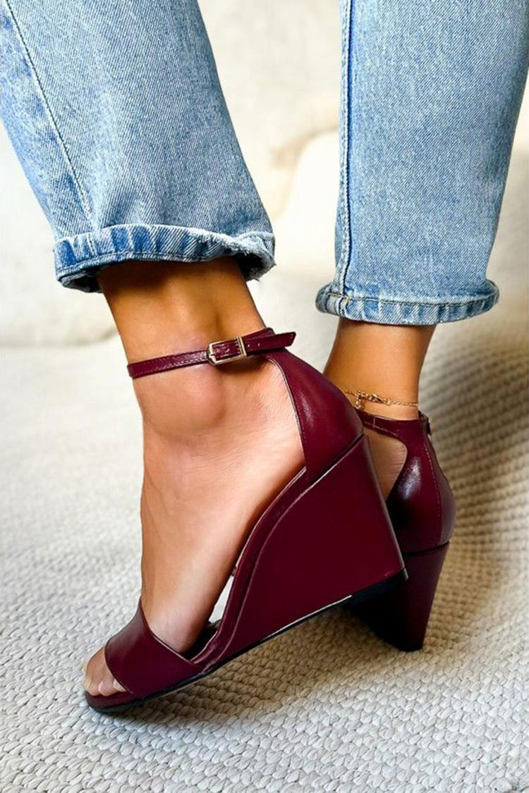 Zeppe bordeaux con punta tonda, cinturino alla caviglia e fibbia [Pre-ordine]