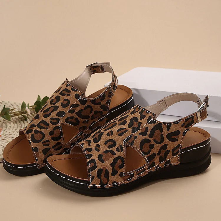 Sandalias de cuña con tira trasera y detalle de puntada con estampado de leopardo 