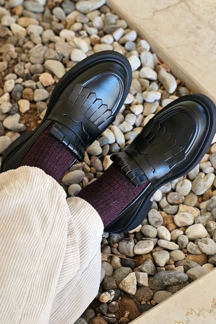 Mocassins chunky à plateforme à bout rond noirs Cusal avec franges [Précommande]