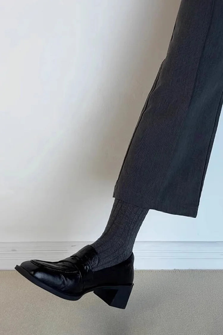 Skórzane mokasyny w kolorze jednolitym z kwadratowym noskiem, grubym obcasem i patchworkiem