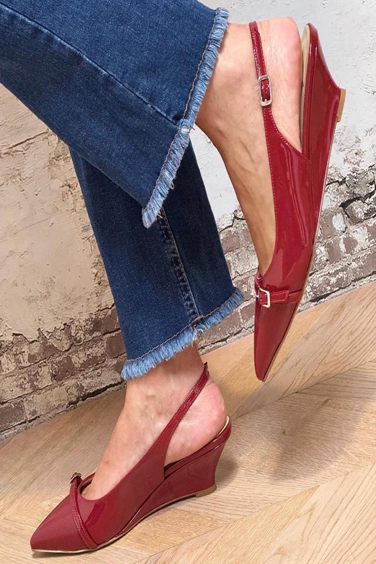 Zeppe rosse con cinturino alla caviglia e fibbia a punta [Pre-ordine]