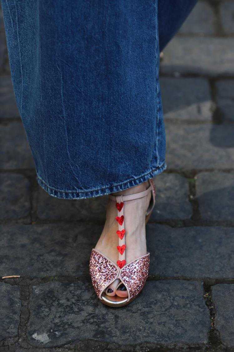 Heart Decor T-Strap Buckle Glitter Peep Toe Pink Sandals [Pre Order]