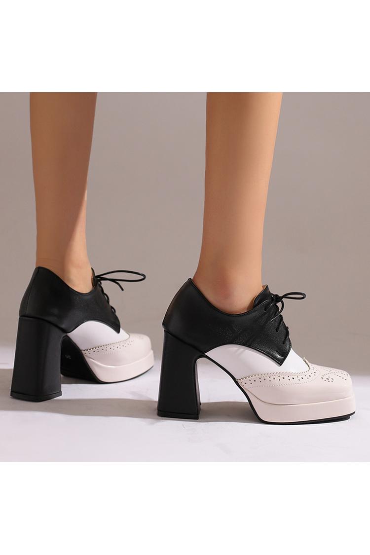 Scarpe con tacco grosso e plateau con lacci e punta quadrata in patchwork colorblock 