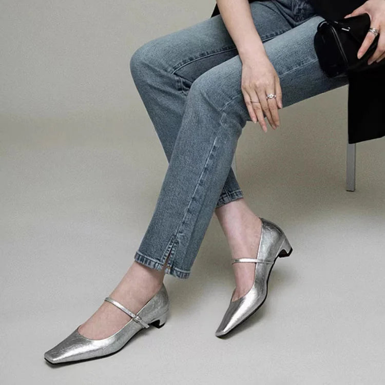 Eleganti tacchi a spillo con cinturino sul collo del piede e fibbia a punta quadrata 