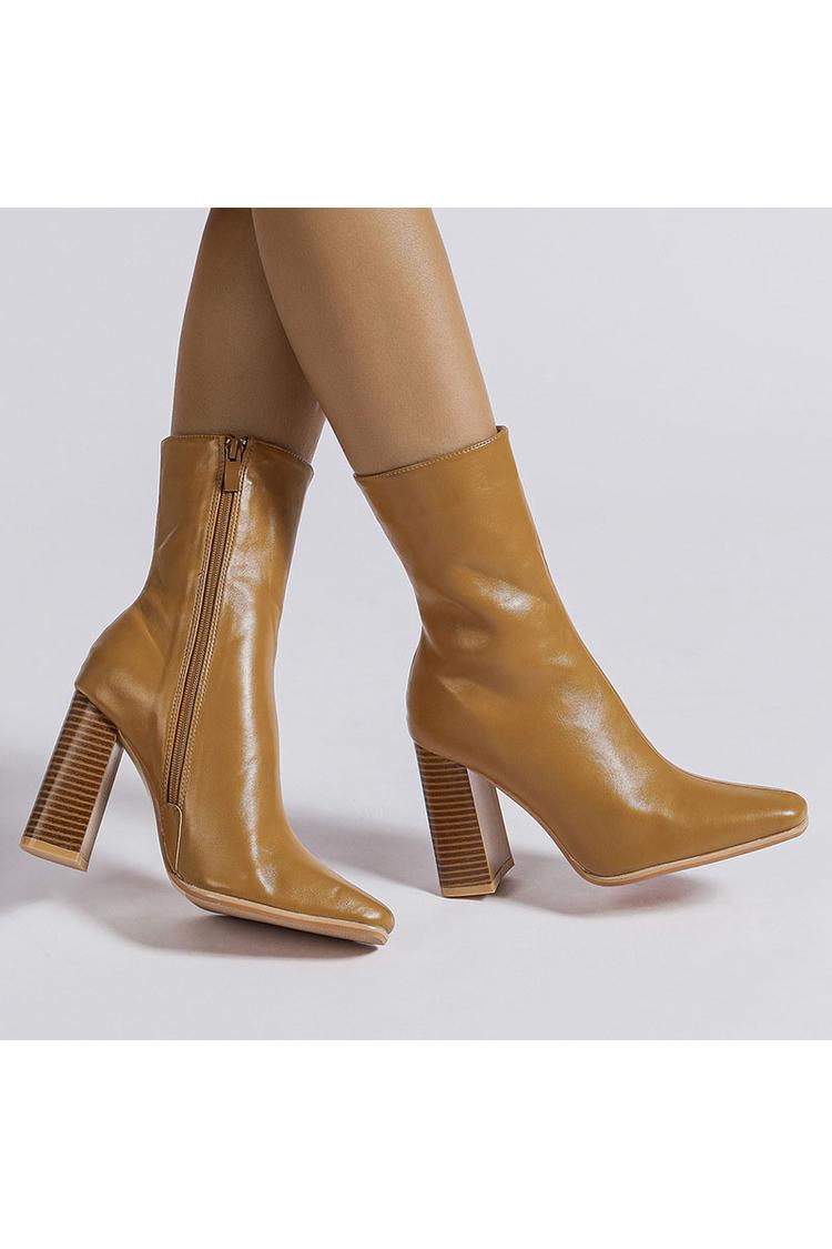 Stivali a metà polpaccio con punta quadrata, cerniera semplice e tacco grosso