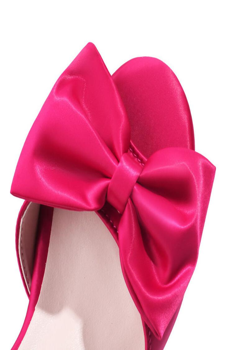 Tacchi a spillo con tacco medio e cinturino alla caviglia con chiusura a fiocco 