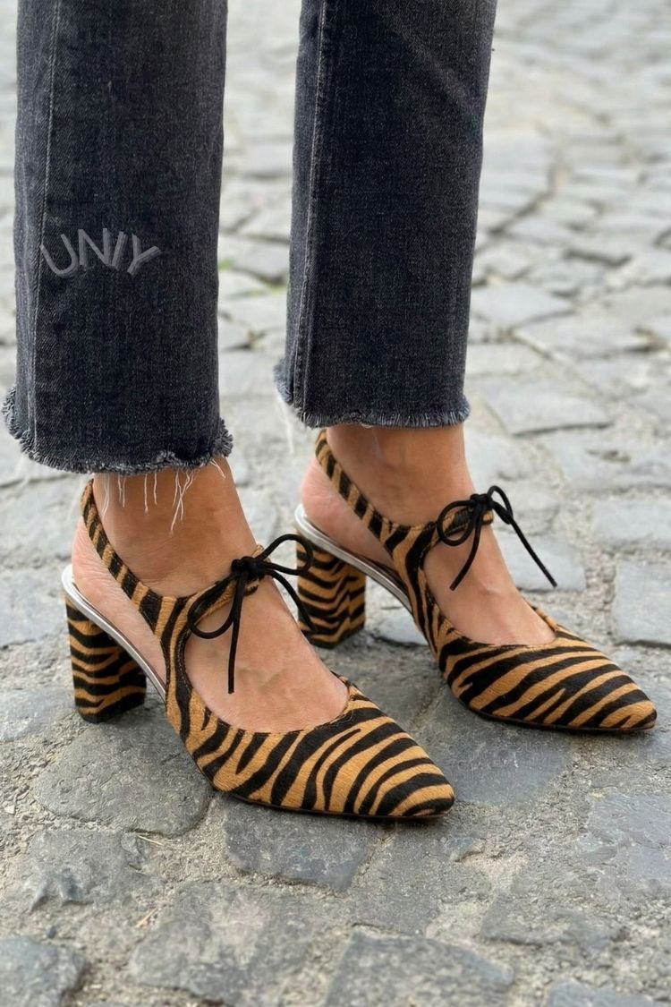 Scarpe con tacco a blocco e cinturino posteriore a punta in cavallino con stampa tigre vintage [Pre-ordine]