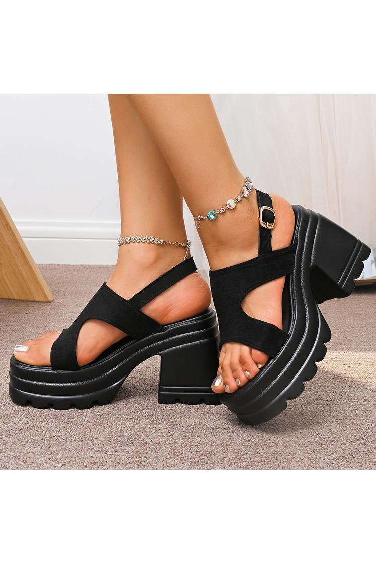 Scarpe con tacco grosso, punta aperta, cinturino posteriore con fibbia e ritaglio in tinta unita