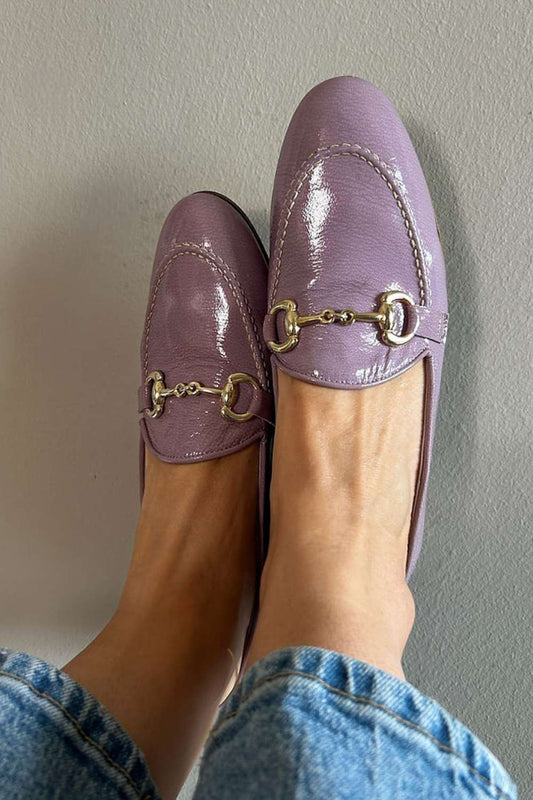 Lackleder Flieder Goldkettchen Loafers [Vorbestellung]