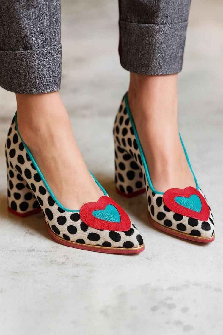 Scarpe da ballo con tacco a punta e bordo smerlato in vernice lucida [Pre-ordine]