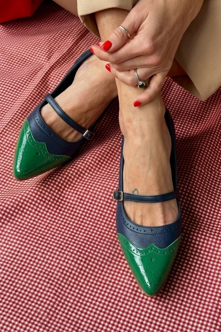 Colorblock punta a punta cinturino sul collo del piede fibbia tacchi bassi bianchi 