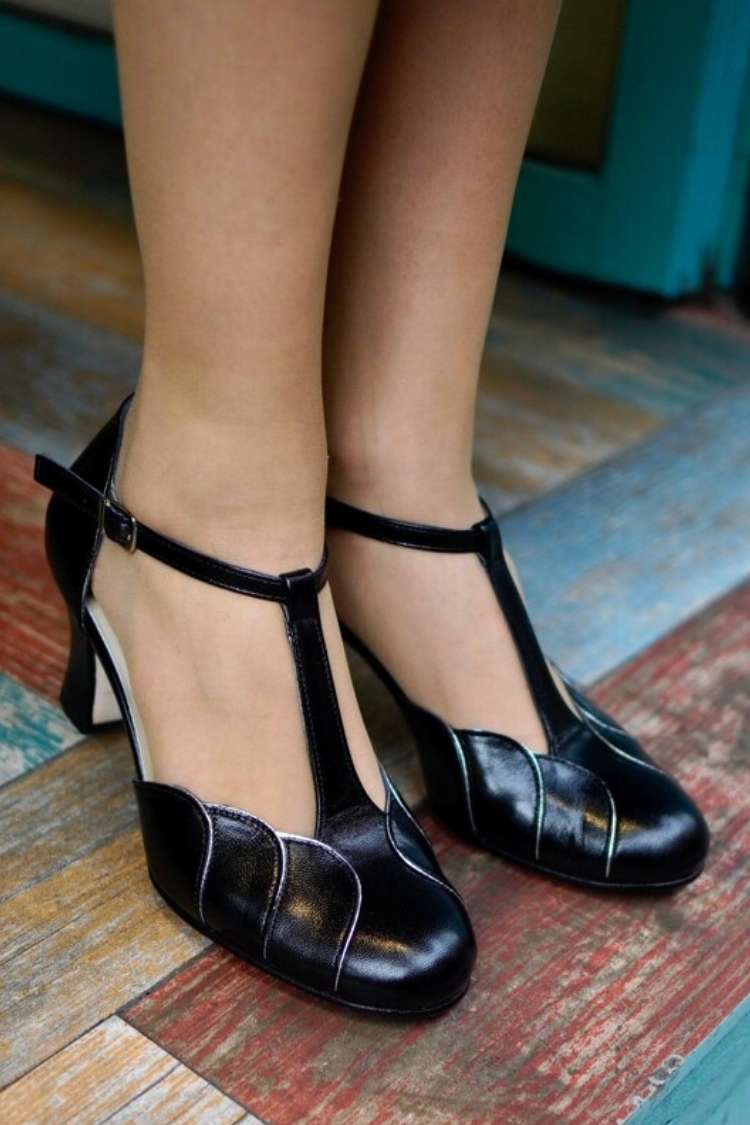 Leather T-Strap Contrast Stitch Round Toe Low Heel Pumps [Pre Order]