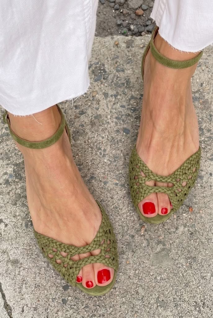Elegant Woven Cutout Open Toe Ankle Strap Flat Sandals