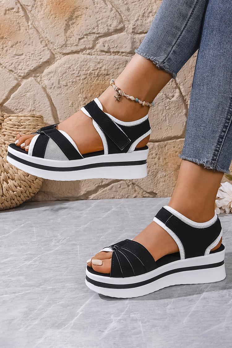 Sandali casual con plateau e punta tonda con patchwork e finiture a contrasto